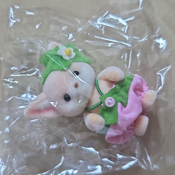 Adorable Calico Critters Fennec Fox In Pink And Green, New - Picture 1 of 7